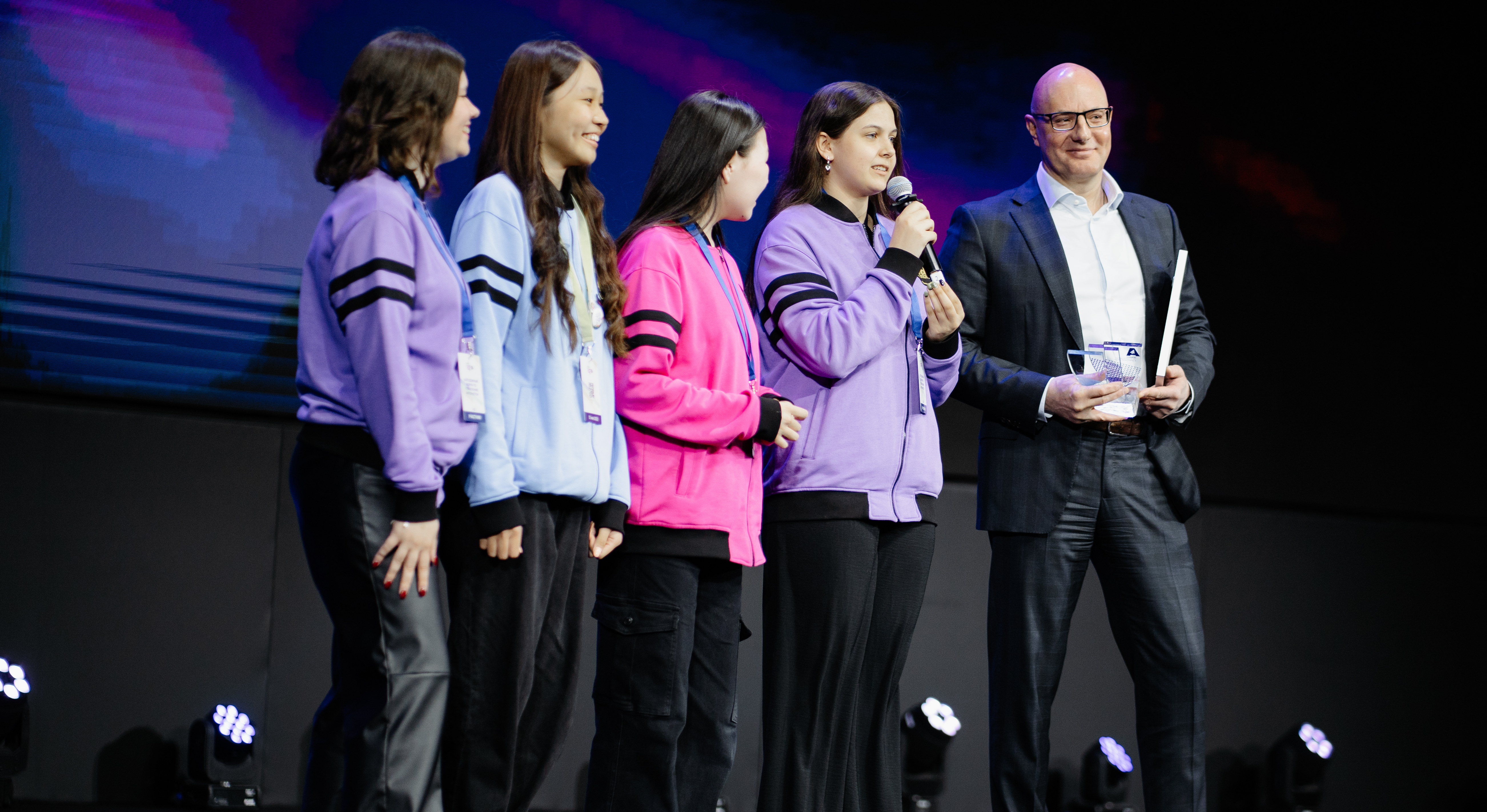 На Youth RIGF 2023 наградили победителей премии «За безопасное цифровое детство»